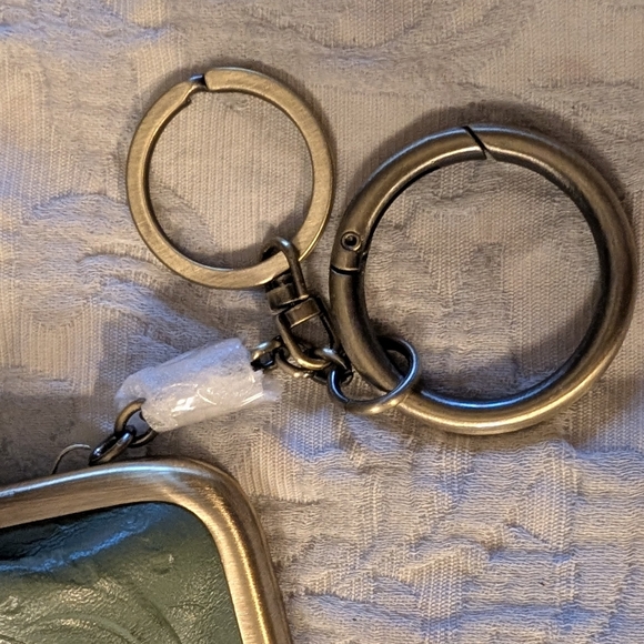 Patricia Nash Borse Coin Purse in Sage Green Burnished Tooled Leather - Picture 5 of 10